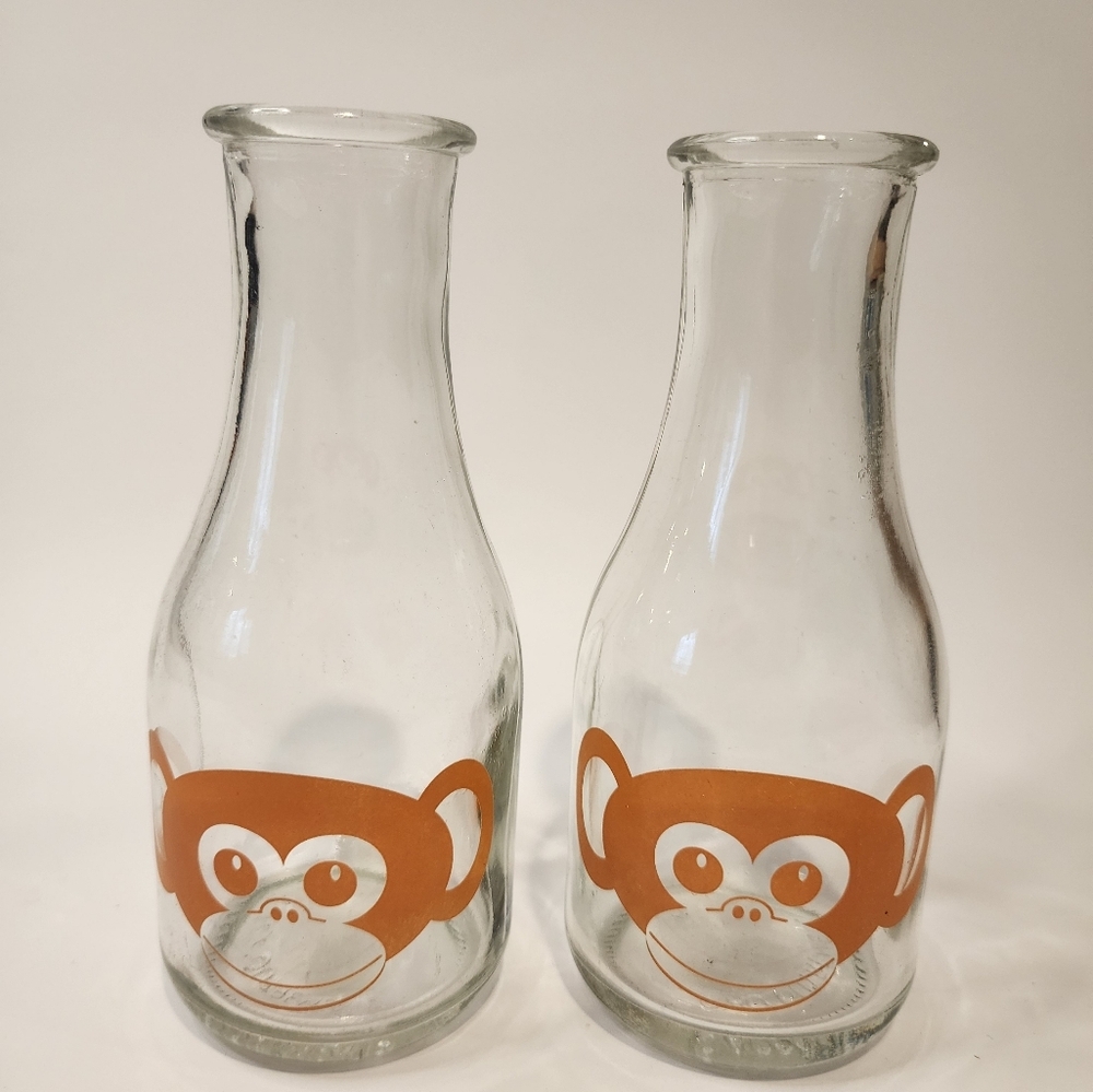 Accoutrements Monkey FaceMini Milk Bottle Drinking Glasses. 2 included